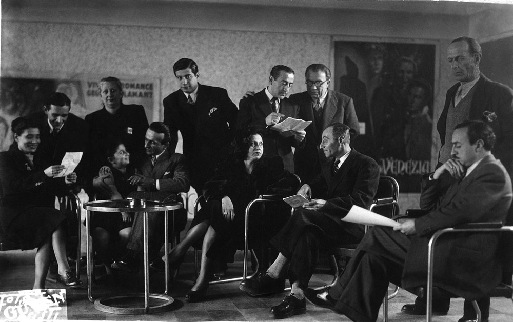 'Sahne Arkadaşlarım' ya da Melpomene’nin mabedi*